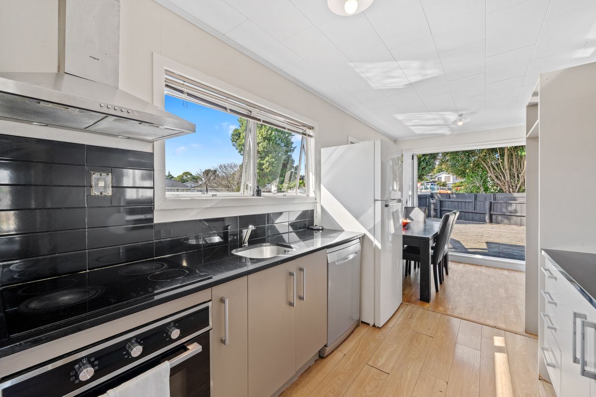 $1300PW HOME & INCOME CORNER SITE! - Widok 5