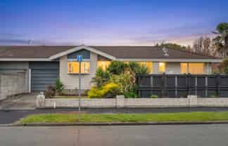 1/18 Sawtell Place, Northcote