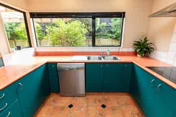 51 Sunrise Boulevard, Tawa