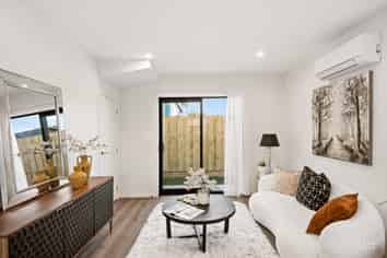 2 - 4 Moa Road, Point Chevalier