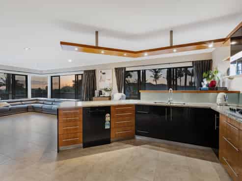 2 Armstrong Farm Drive, East Tamaki Heights