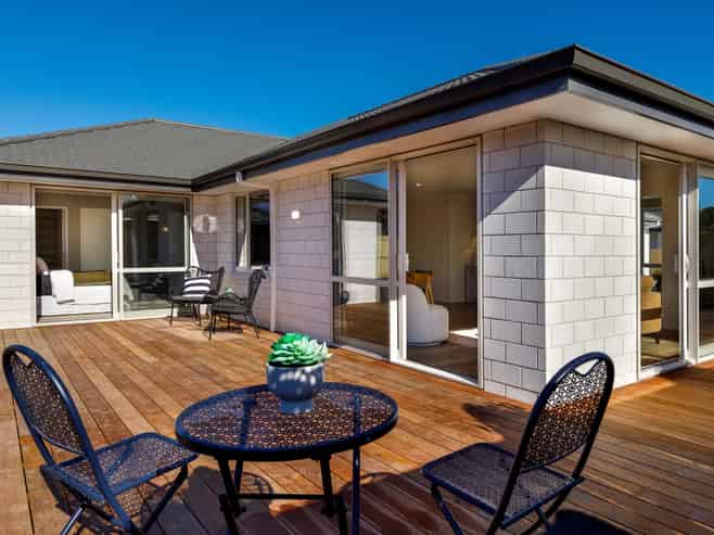 10 Magnolia Drive, Springlands