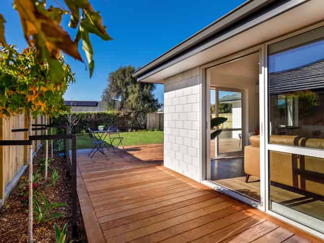 10 Magnolia Drive, Springlands
