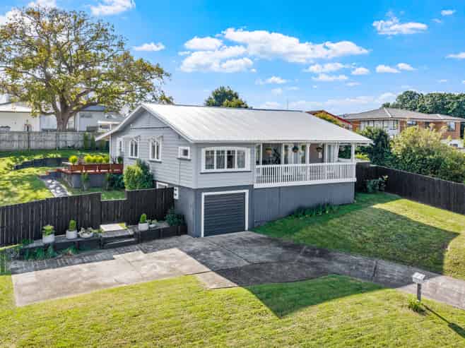 18 Penton Road, Stanmore Bay