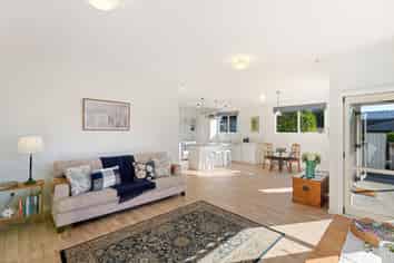 8 Manuka Street, Otaki Beach