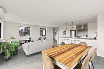4 Rayner Lane, Marton