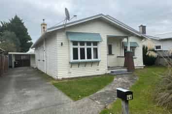 44 Burns Street, Takaro