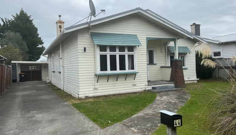 44 Burns Street, Takaro