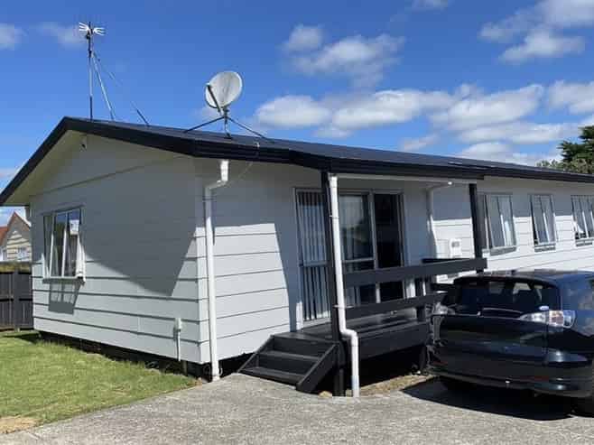 103 Flat Bush Road, Clover Park