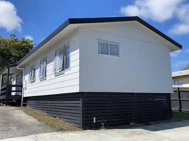 103 Flat Bush Road, Clover Park