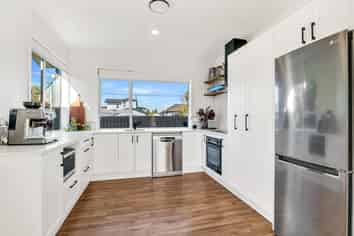 400 Frimley Road, Frimley