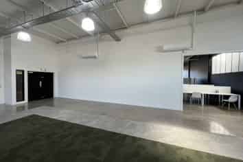 Quality First Floor Office in Kingsland