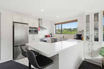 6 Valley Heights Road, Stepneyville