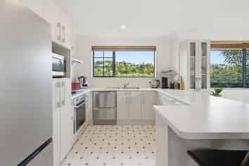 6 Valley Heights Road, Stepneyville