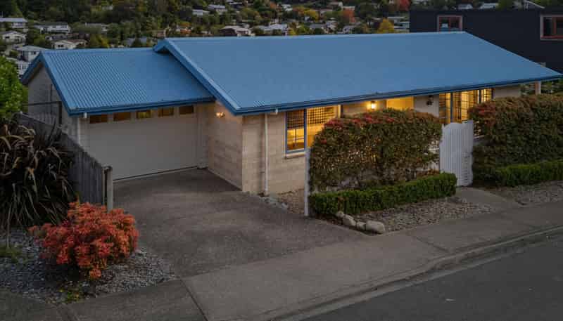 6 Valley Heights Road, Stepneyville
