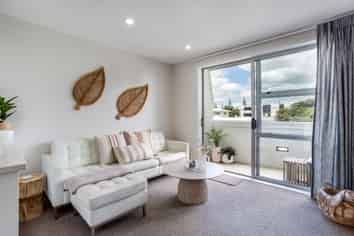 25/3 Riverside Road, Orewa