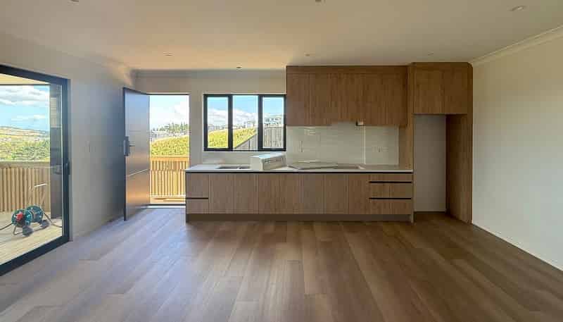 30 Ridgehill Rise, Flat Bush