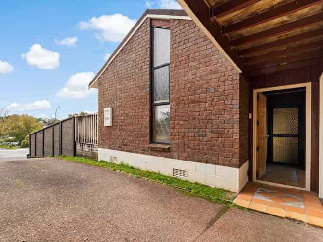 27 Oaktree Avenue, Browns Bay
