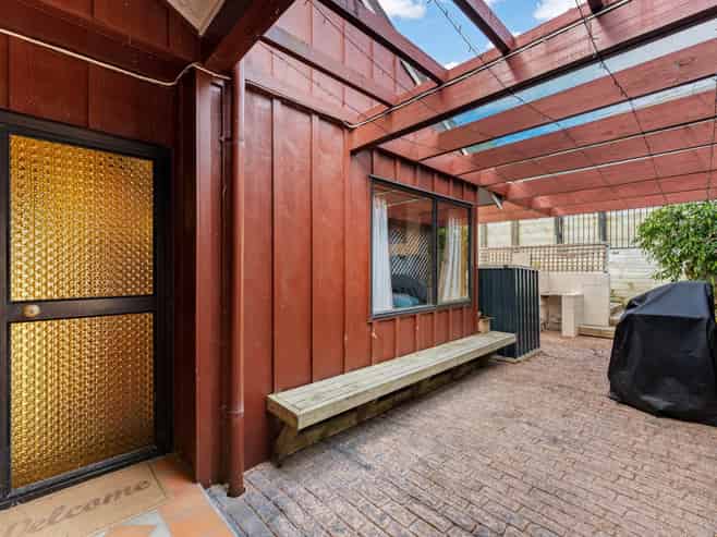 27 Oaktree Avenue, Browns Bay