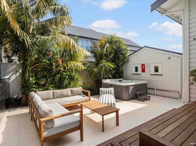 2/32 St Michaels Avenue, Point Chevalier