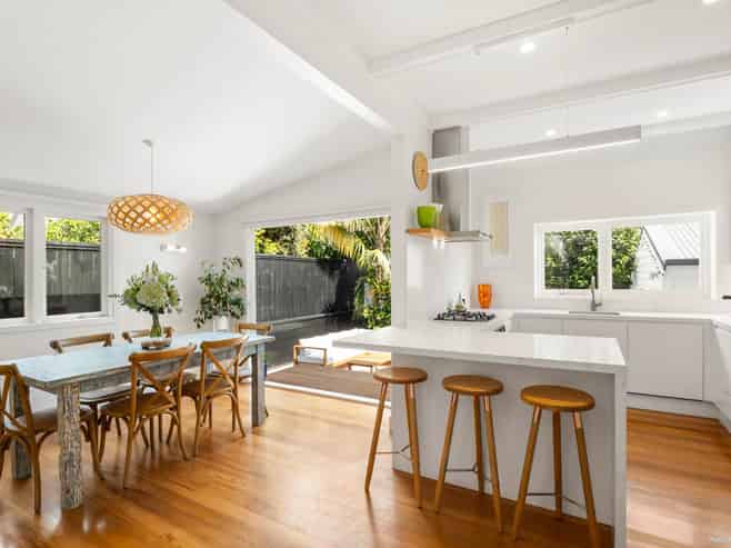 2/32 St Michaels Avenue, Point Chevalier
