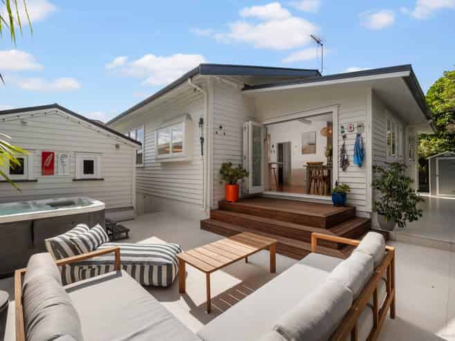 2/32 St Michaels Avenue, Point Chevalier