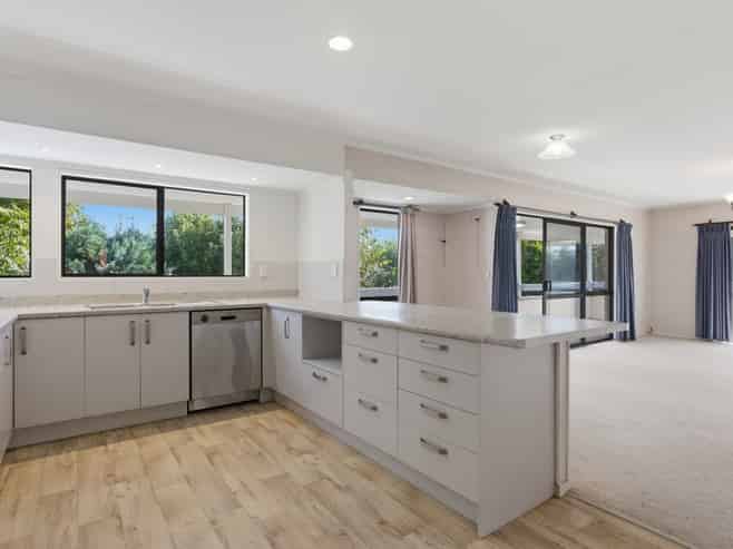 118 Simpson Road, Papamoa Beach