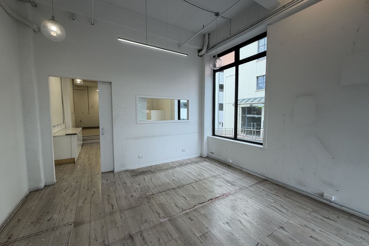 Corner Profile Broadway Retail - Altro