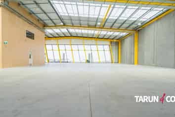 Premium Showroom Warehouse - Penrose
