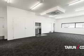 Premium Showroom Warehouse - Penrose
