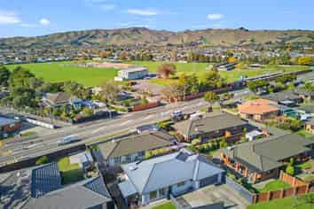 3 Burleigh Road, Redwoodtown