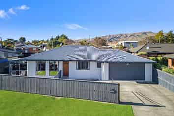 3 Burleigh Road, Redwoodtown