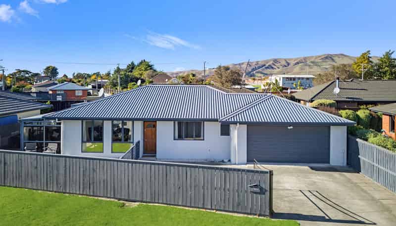 3 Burleigh Road, Redwoodtown