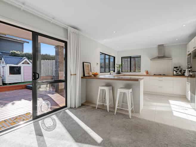 5 Barnacle Rise, Red Beach