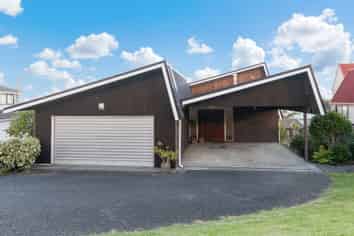 113 Sunset Road, Totara Vale, Totara Vale