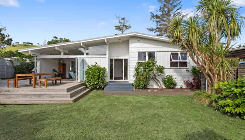 27 Wallace Road, Mangere Bridge