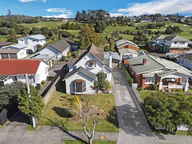 125 Portage Road, New Lynn