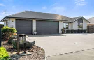 16 Cassini Place, LEESTON