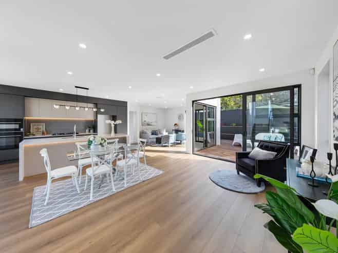 15 Awa Crescent, Saint Johns