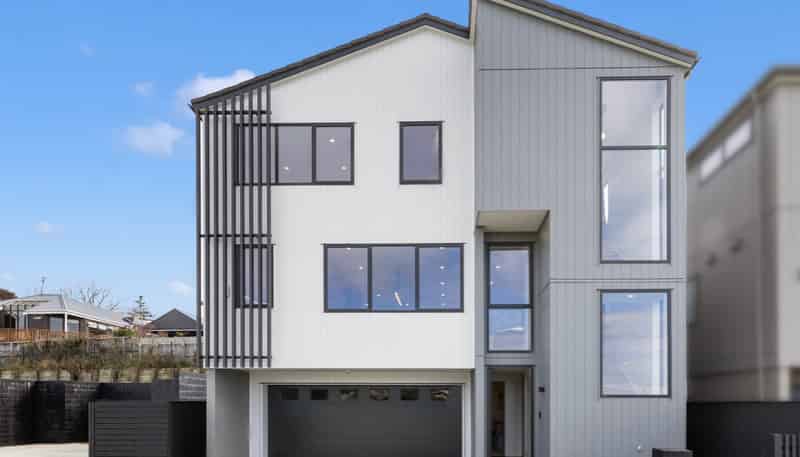 15 Awa Crescent, Saint Johns
