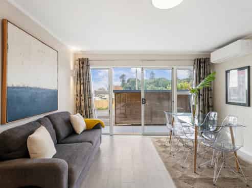 1/23b Hillsborough Road, Hillsborough