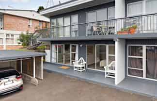 1/23b Hillsborough Road, Hillsborough