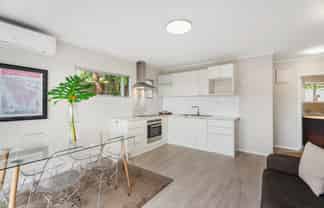 1/23b Hillsborough Road, Hillsborough