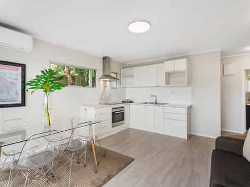 1/23b Hillsborough Road, Hillsborough