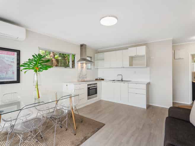 1/23b Hillsborough Road, Hillsborough