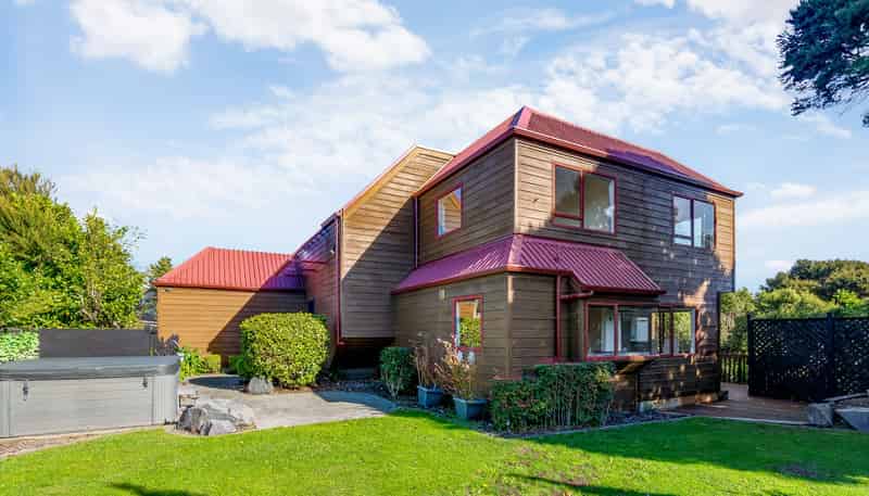16 James Cook Drive, Whitby