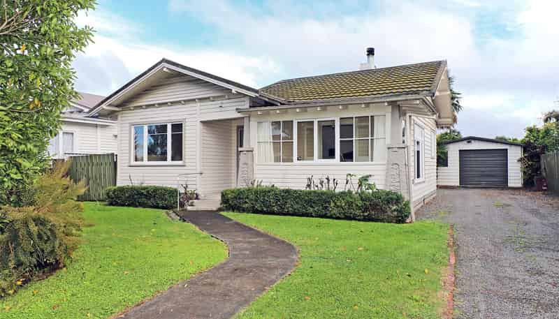 302 McLean Street, Hastings