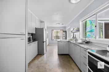 4 Bolina Crescent, Pakuranga
