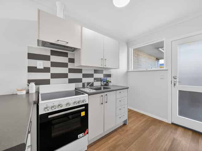 Flat 2/33 Eastling Street, Bishopdale