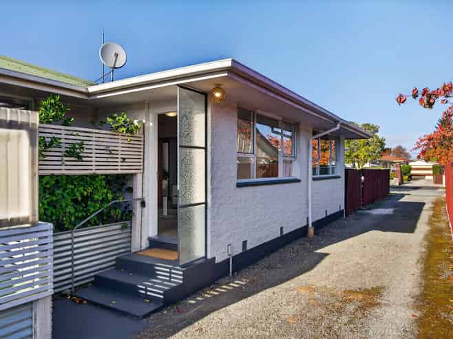 Flat 2/33 Eastling Street, Bishopdale